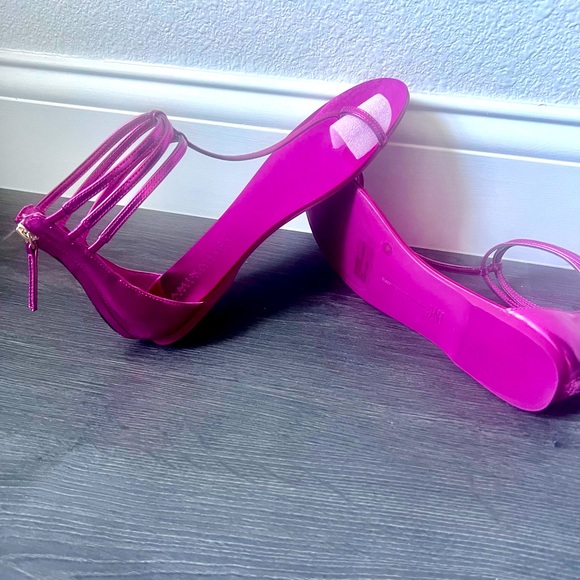 Aminah Abdul Jillil Toe-Loop Sandals 9.5 - Picture 7 of 7